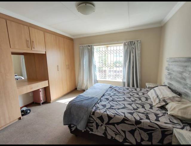 2 BEDROOM COMPLEX FOR SALE IN HENLEY-ON-KLIP